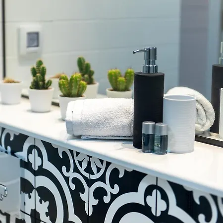 Central Chic Otopeni - Self Check-In, Netflix, Hbo Max Exterior foto