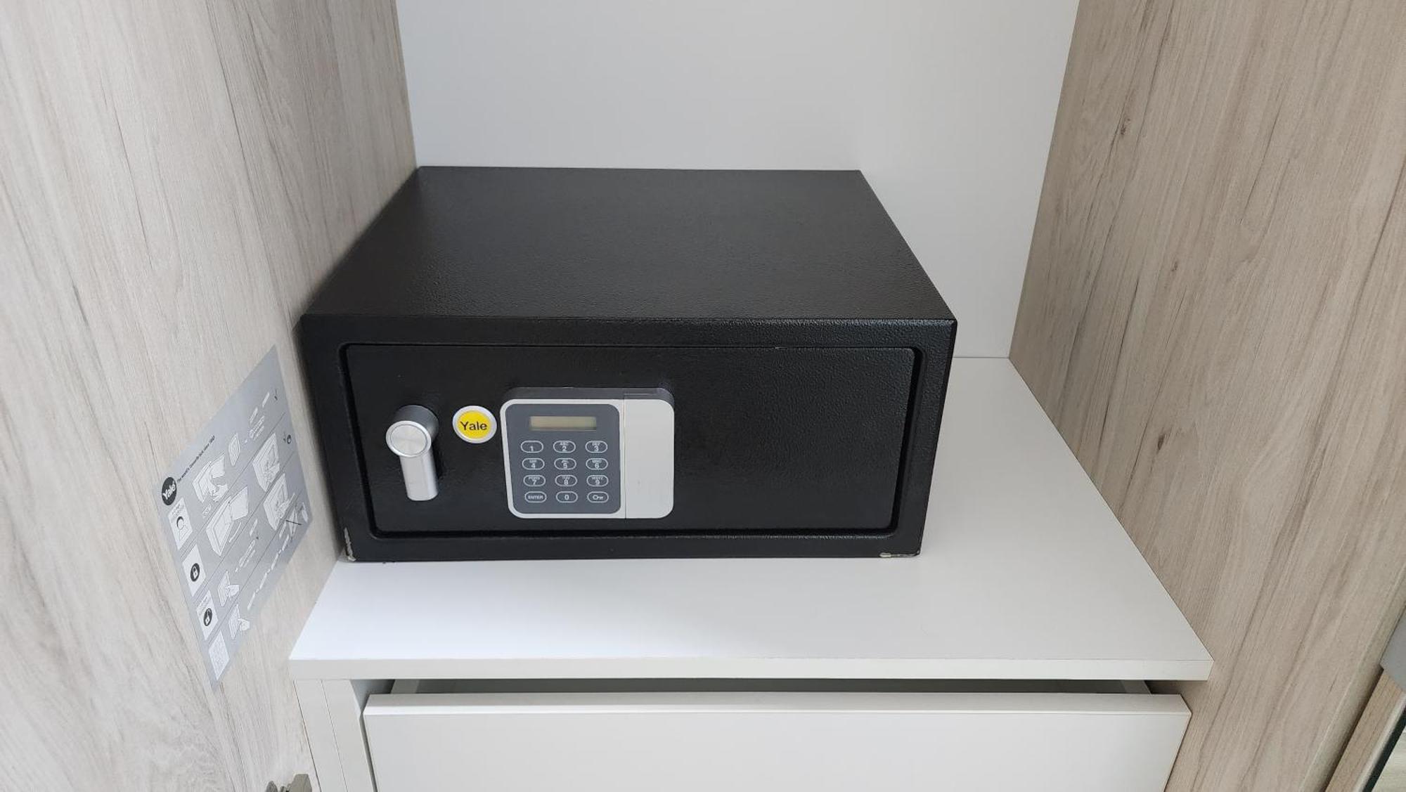 Chic - Self Check-in, Netflix, Hbo Max Otopeni